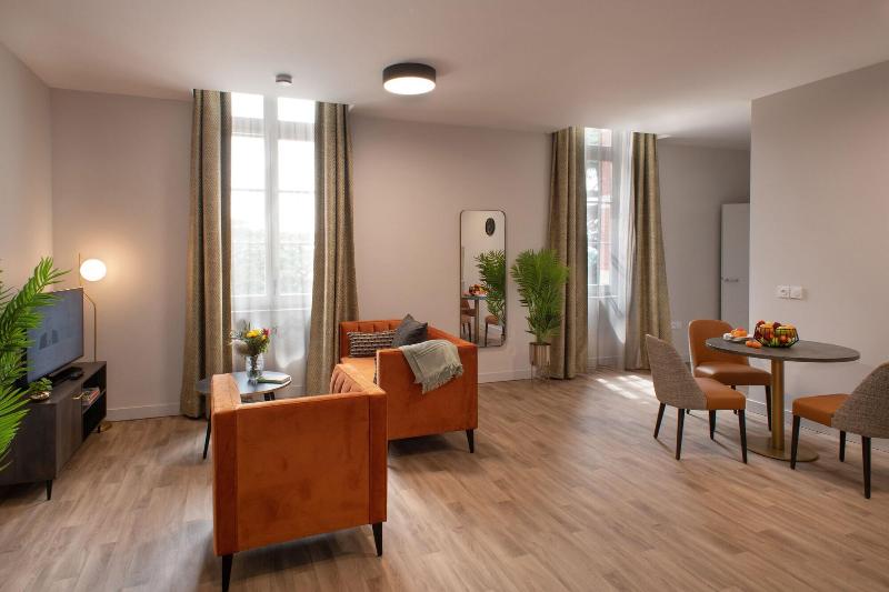 Chateau Camas image