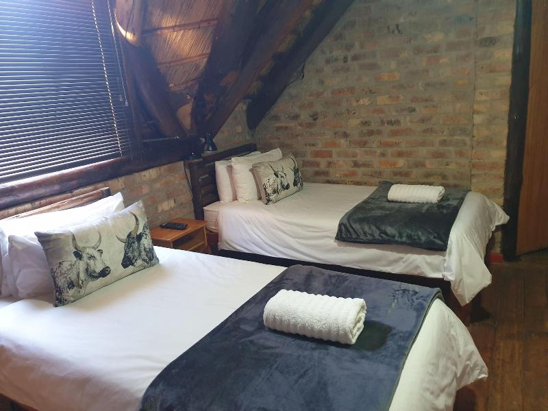 SUITE THREE BEDS