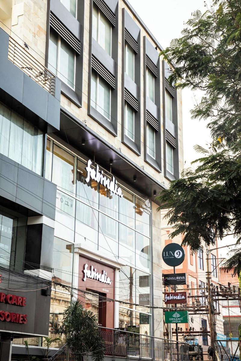 Lux 9 Suites And Studios image