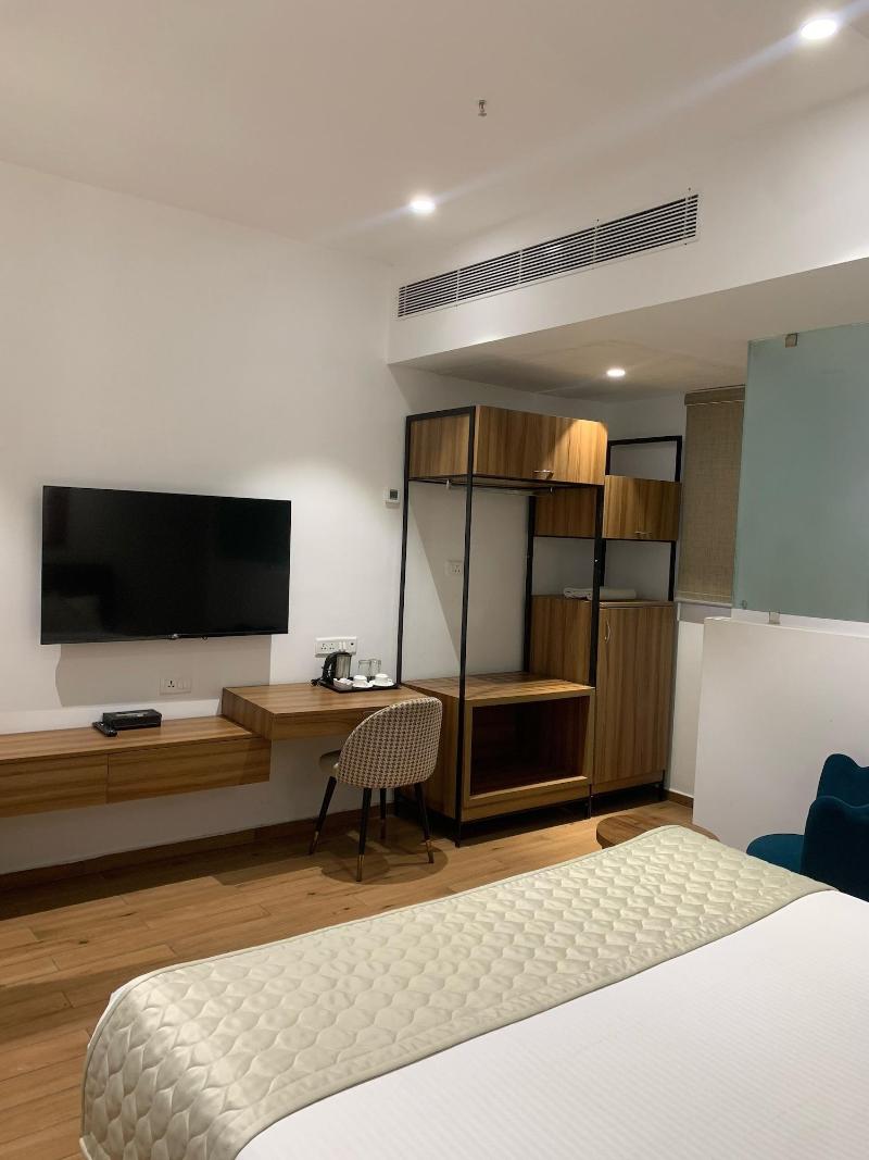 Lux 9 Suites And Studios image