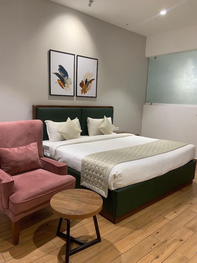 Lux 9 Suites And Studios image
