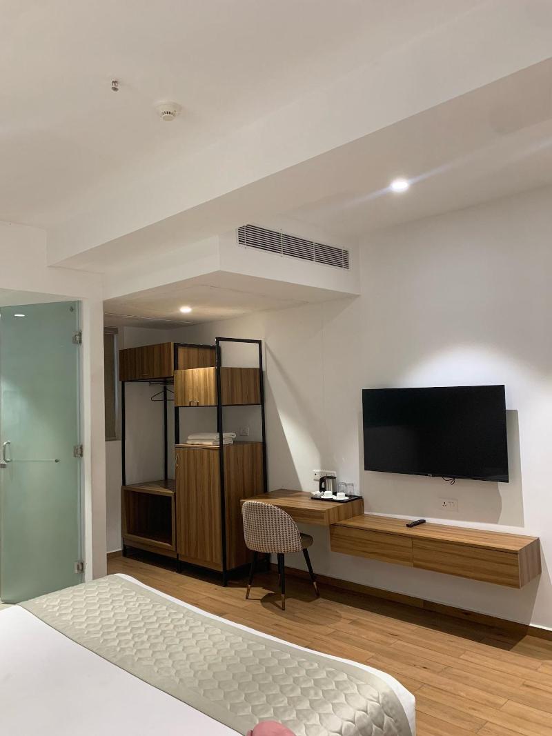 Lux 9 Suites And Studios image