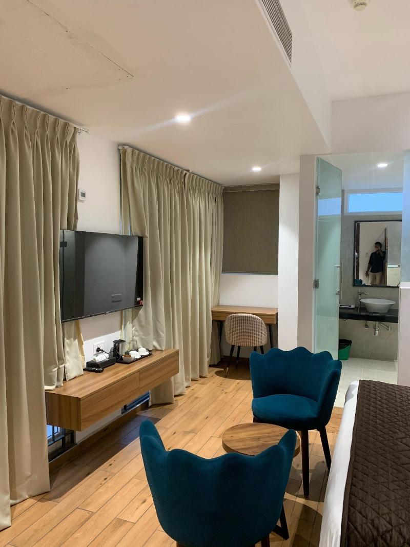 Lux 9 Suites And Studios image