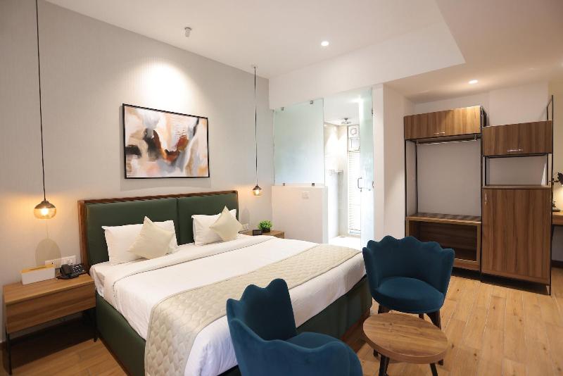 Lux 9 Suites And Studios image