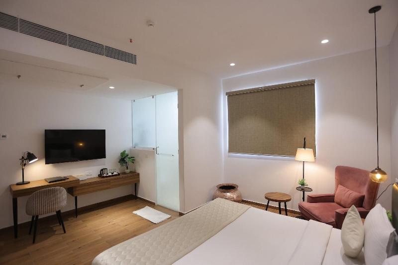 Lux 9 Suites And Studios image