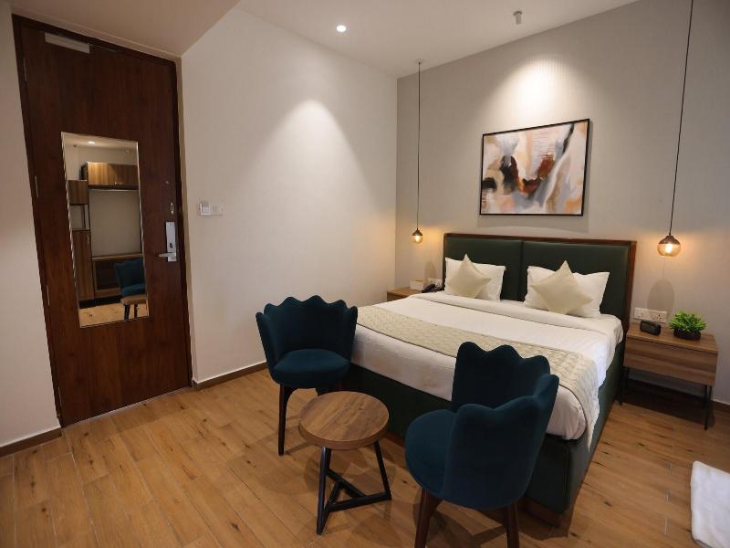 Lux 9 Suites And Studios image