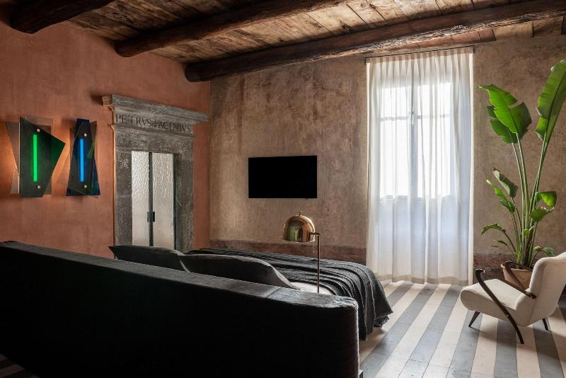 Palazzo Petrvs image