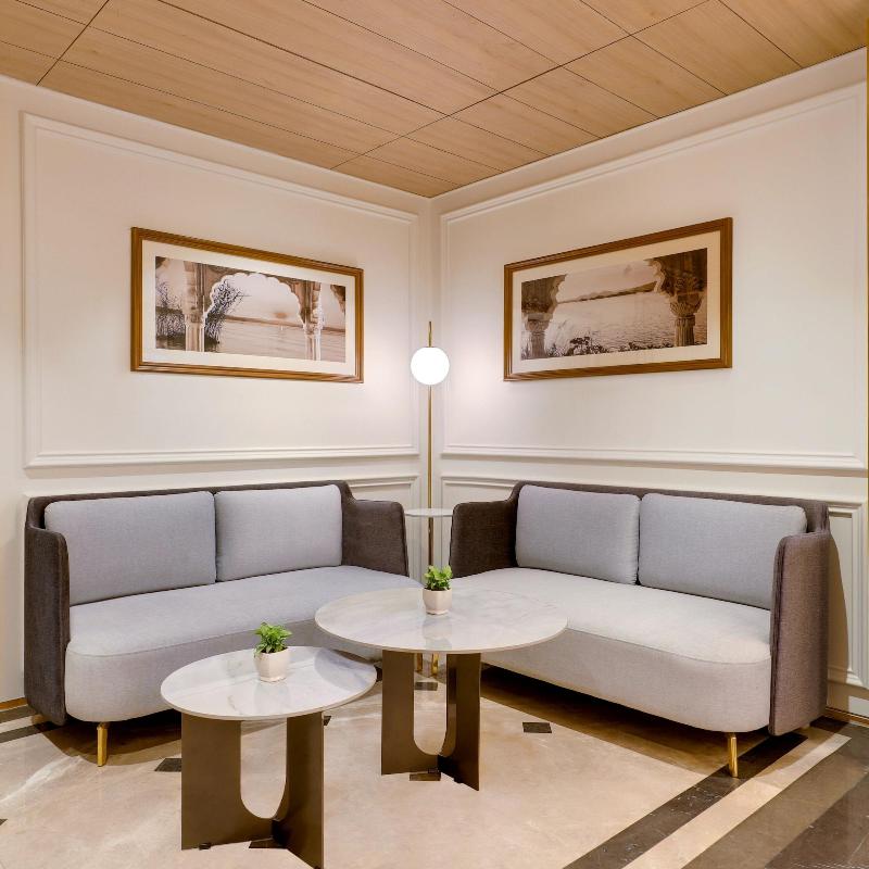 Lemon Tree Hotel Bhopal