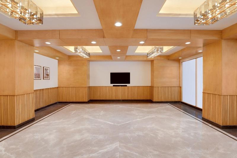 Lemon Tree Hotel Bhopal