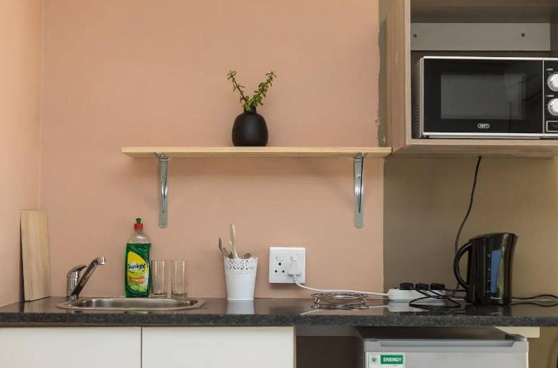 Cozy Guestrooms In Midrand image