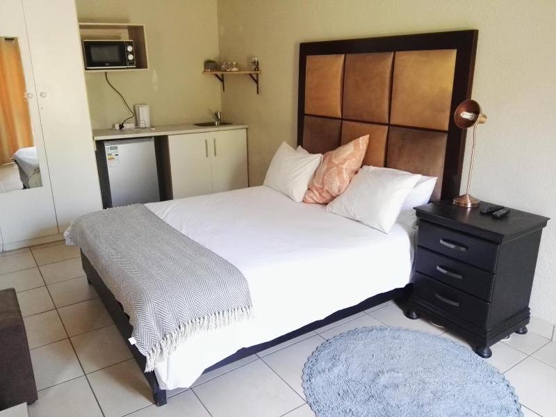 Cozy Guestrooms In Midrand image