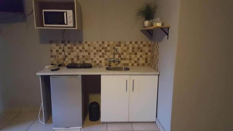 Cozy Guestrooms In Midrand image
