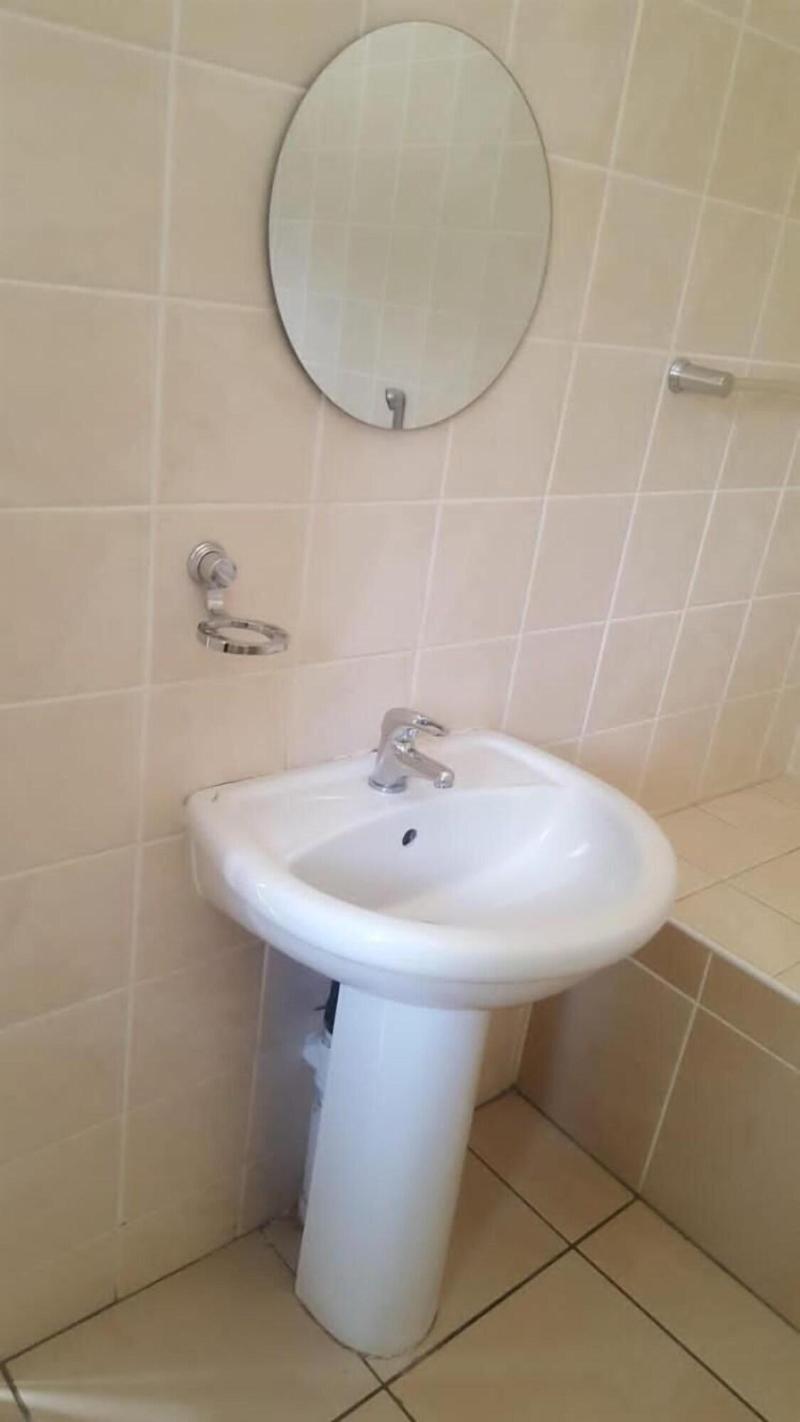 Cozy Guestrooms In Midrand image