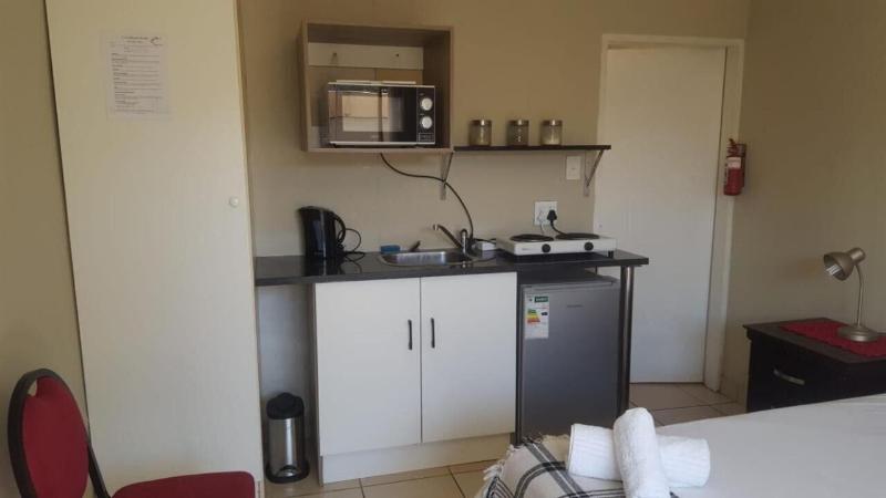 Cozy Guestrooms In Midrand image