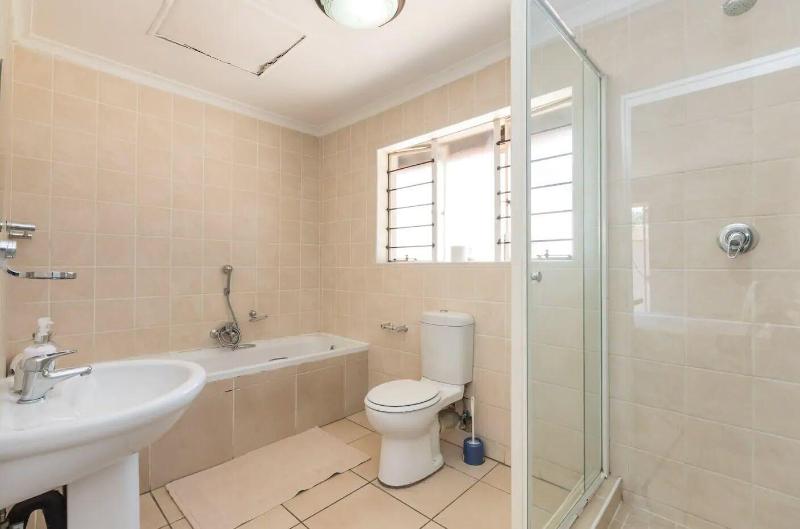 Cozy Guestrooms In Midrand image