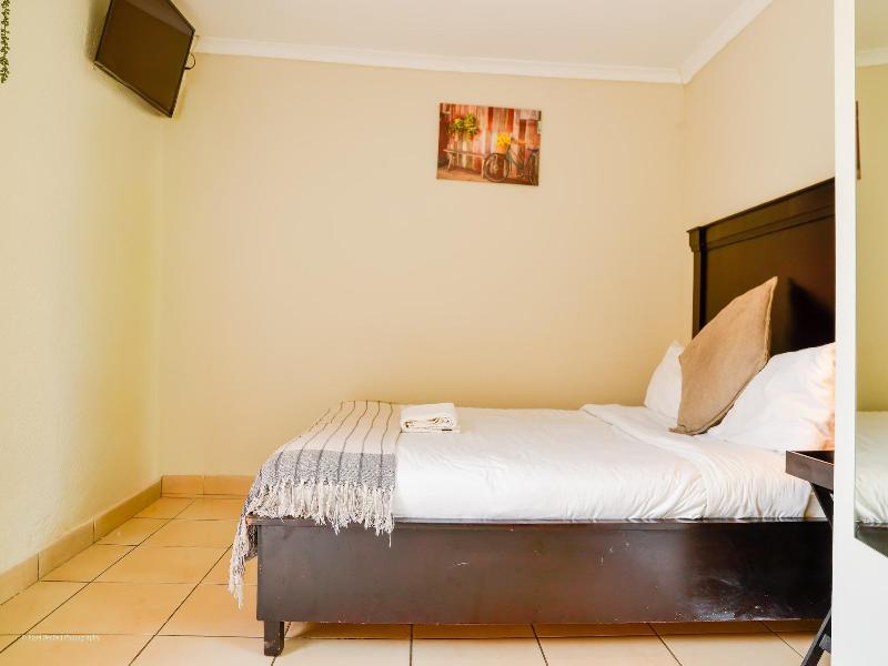 Cozy Guestrooms In Midrand image