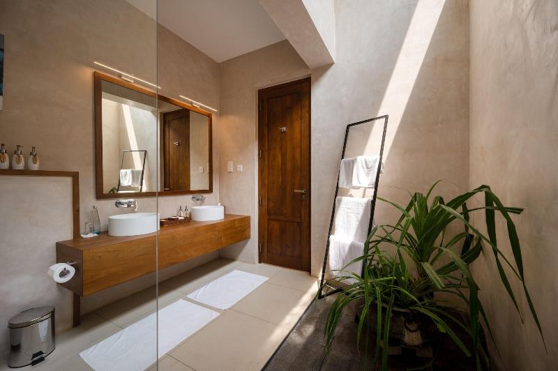 Kayaam House image