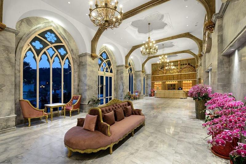 Grasse Grace Manor image