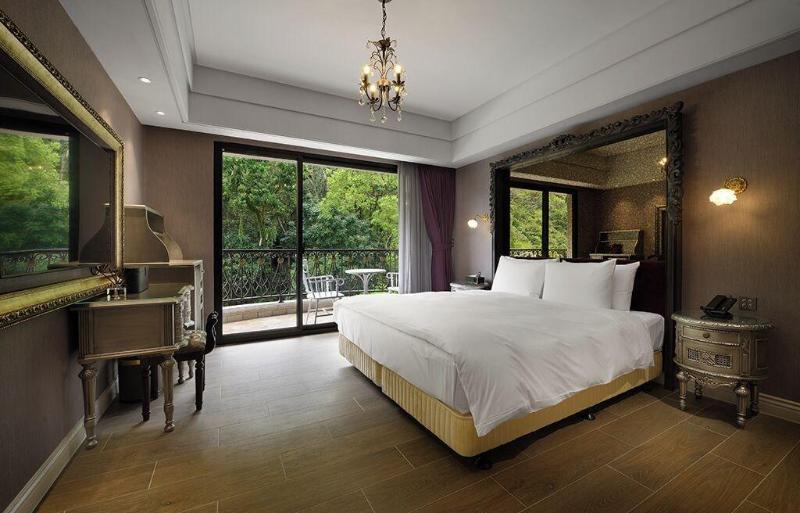 Grasse Grace Manor image