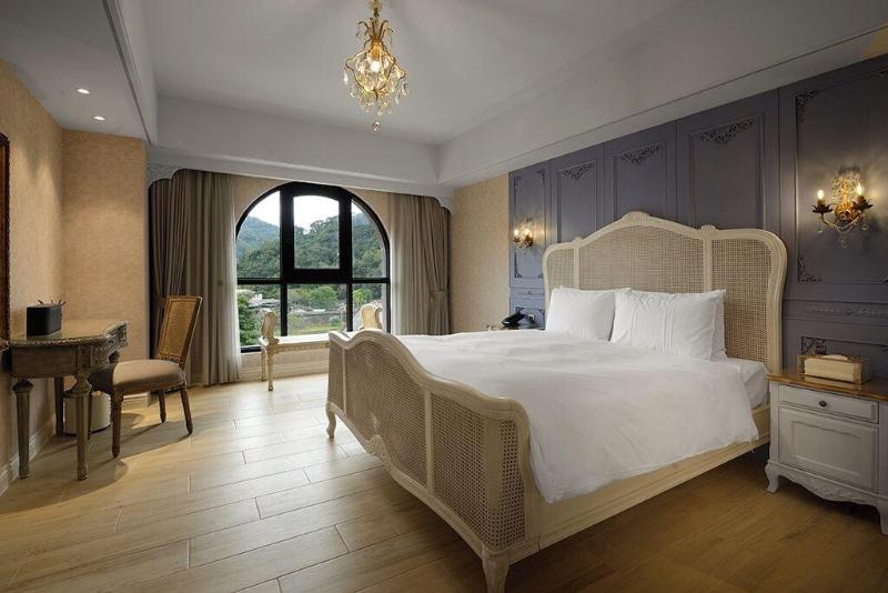 Grasse Grace Manor image