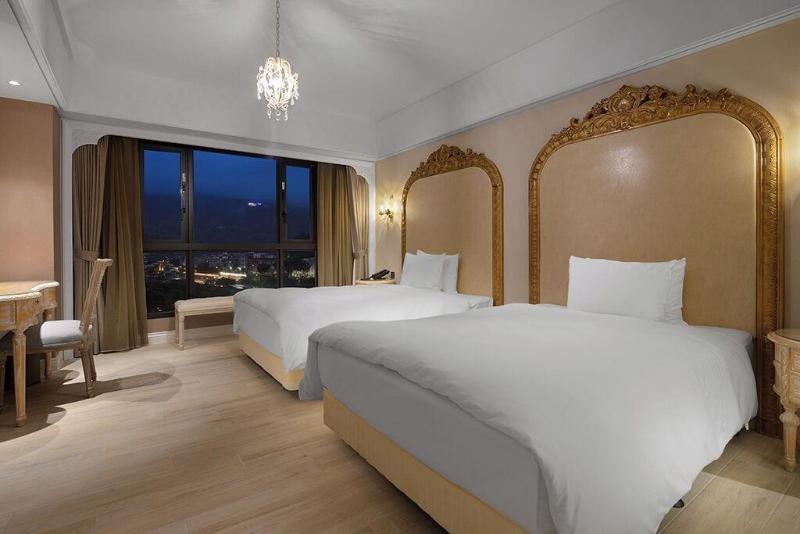 Grasse Grace Manor image