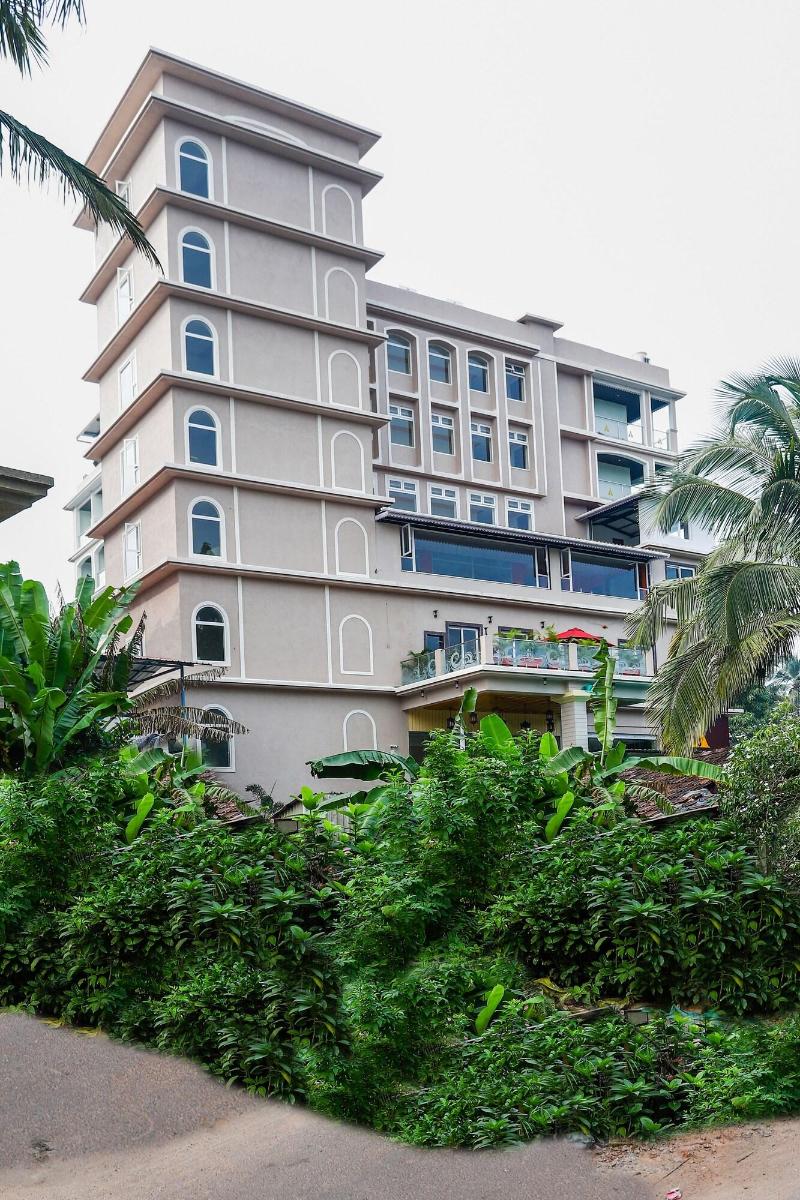 The Avenue Grand image