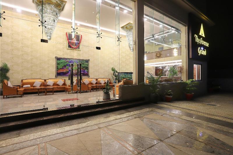 The Avenue Grand image