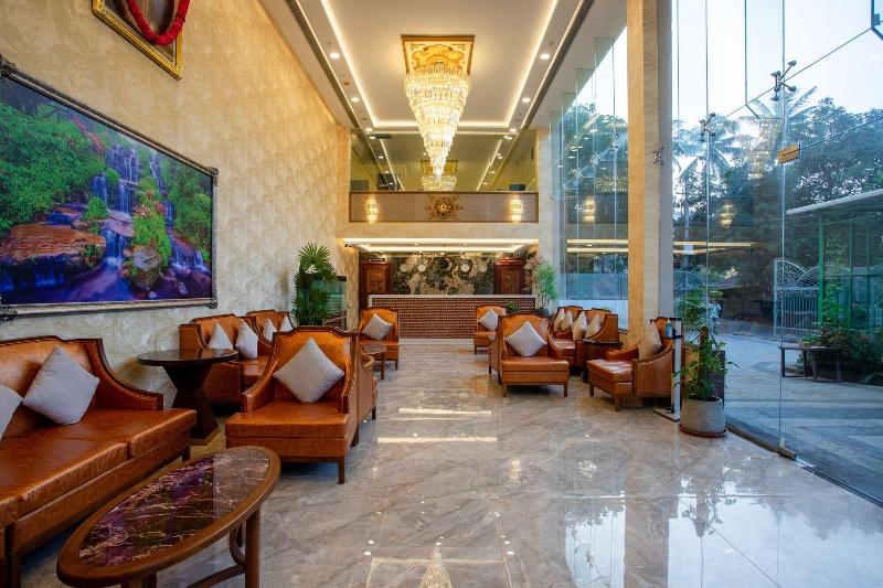 The Avenue Grand image