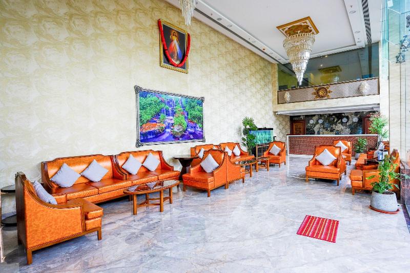 The Avenue Grand image