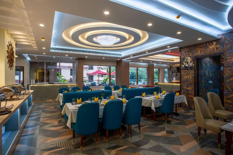 The Avenue Grand image