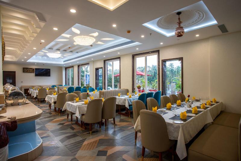 The Avenue Grand image