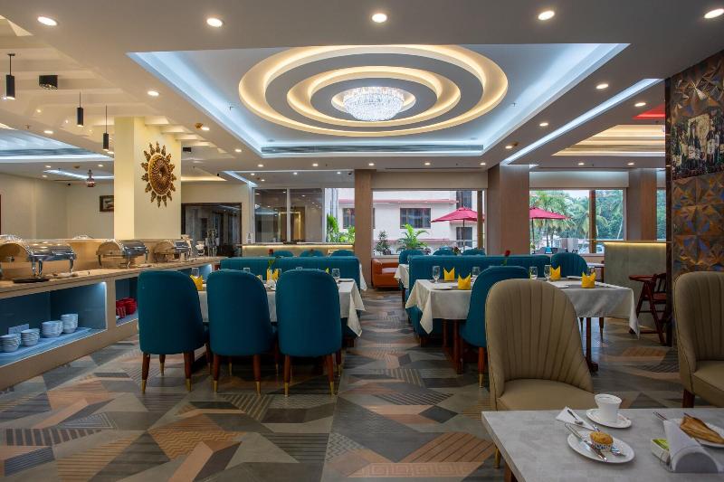 The Avenue Grand image