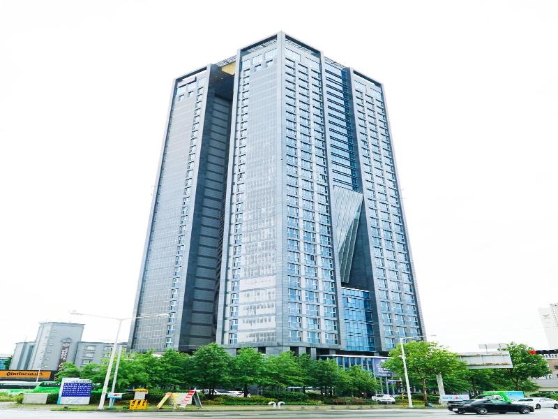 J One Hotel image