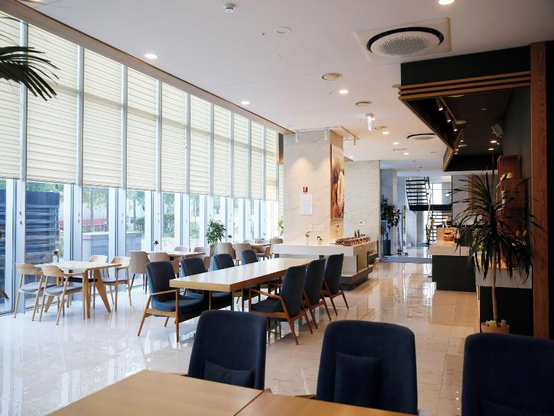 J One Hotel image