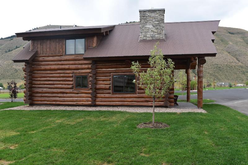 Kodiak Mountain Resort — exterior view