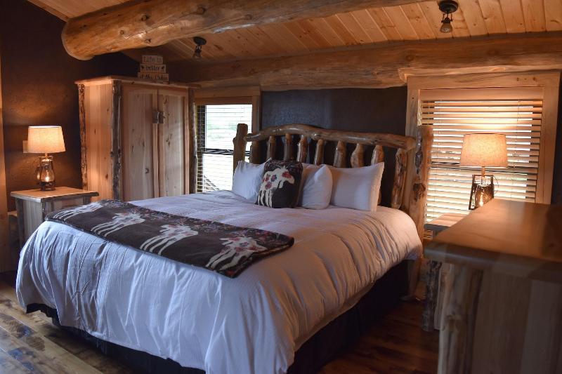 DOUBLE QUEEN SIZE BED