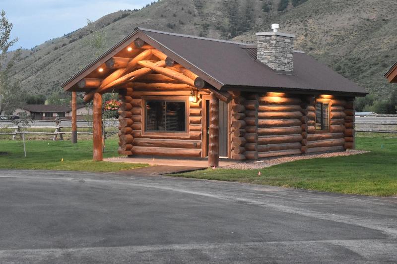 Cabin KING SIZE BED