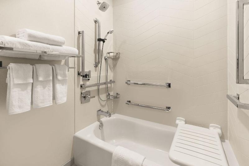 Fairfield Inn Suites By Marriott Seattle Poulsbo image