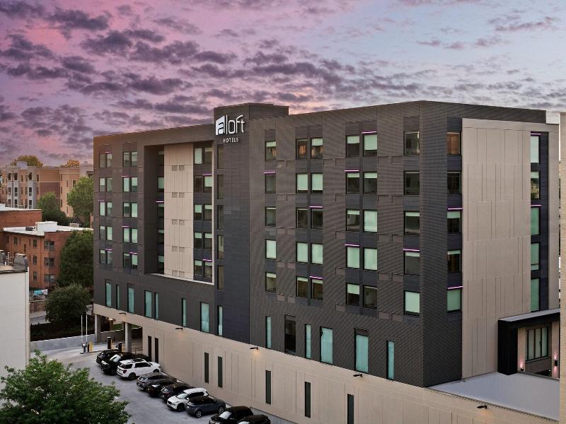 Aloft Kansas City Country Club Plaza, Downtown