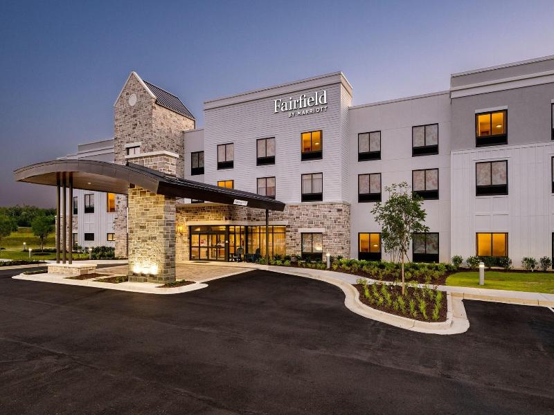 Fairfield Inn Suites By Marriott Rome image