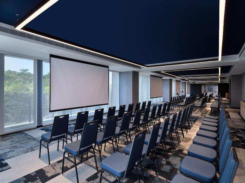 Aloft Tainan Anping image