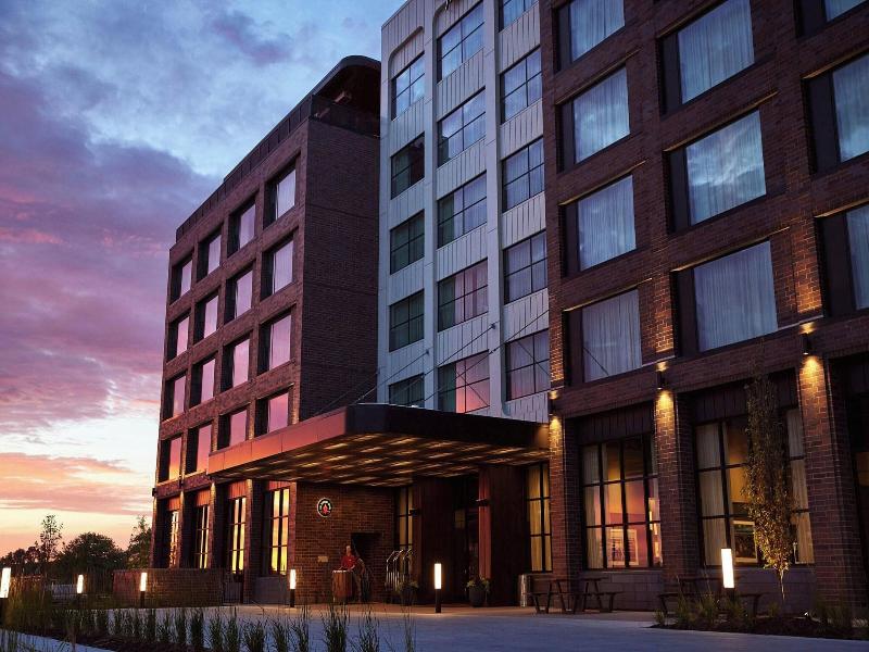 The Scarlet Lincoln A Tribute Portfolio Hotel