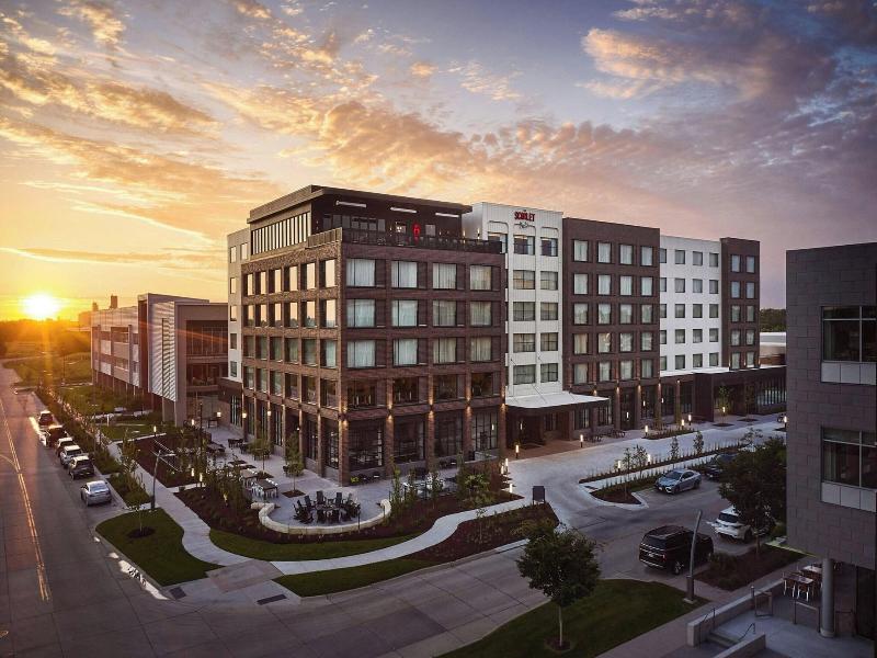 The Scarlet Lincoln A Tribute Portfolio Hotel