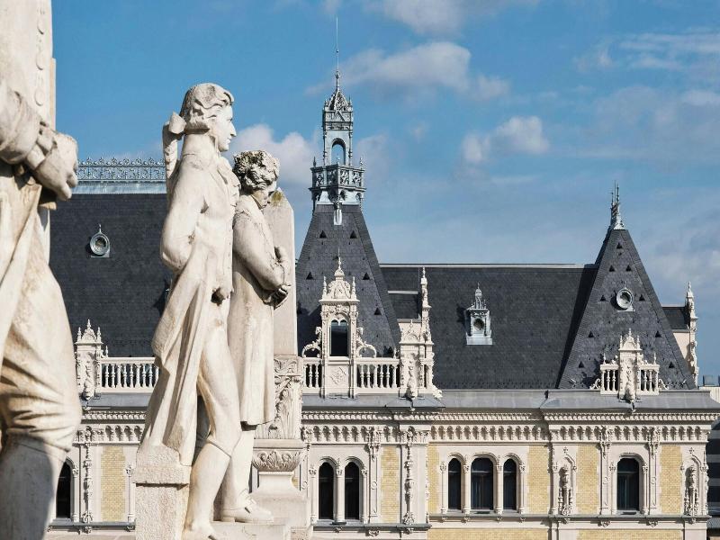 W Budapest image