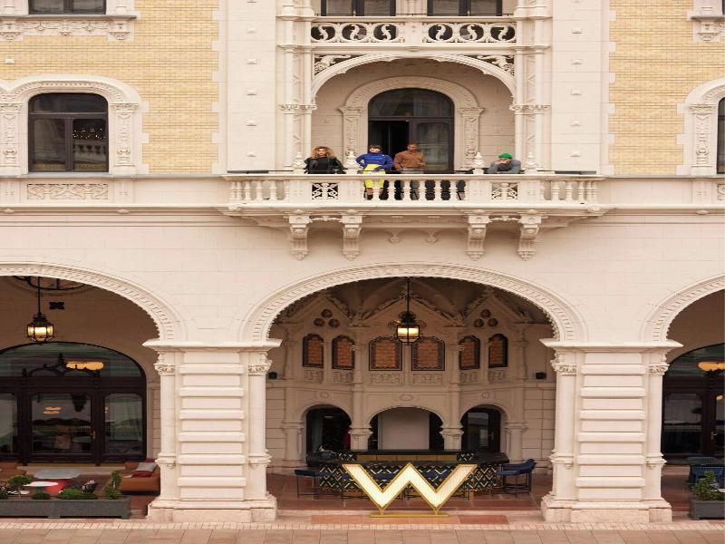 W Budapest image