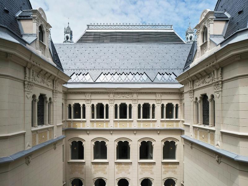 W Budapest image