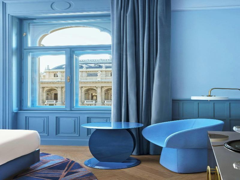 W Budapest image