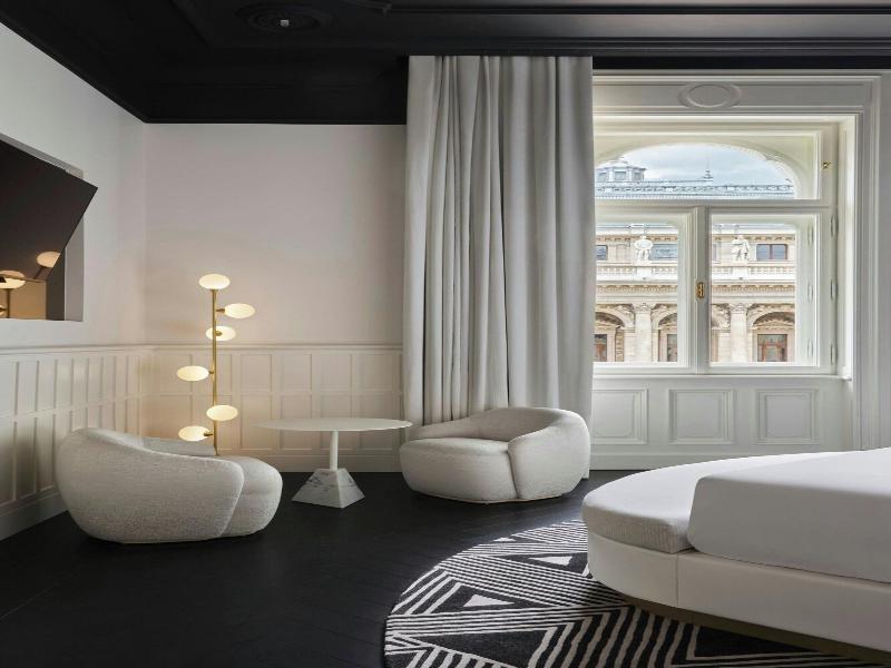 W Budapest image