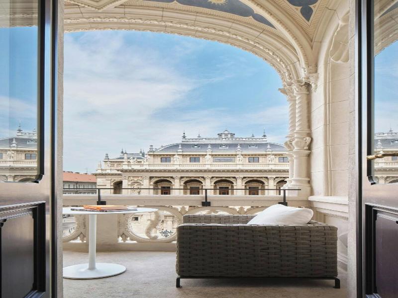 W Budapest image