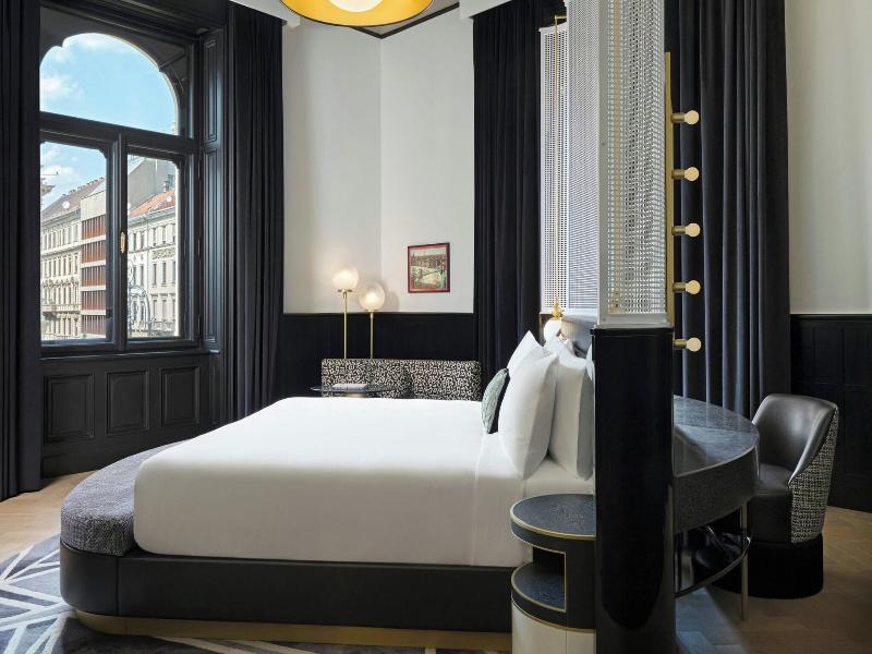 W Budapest image